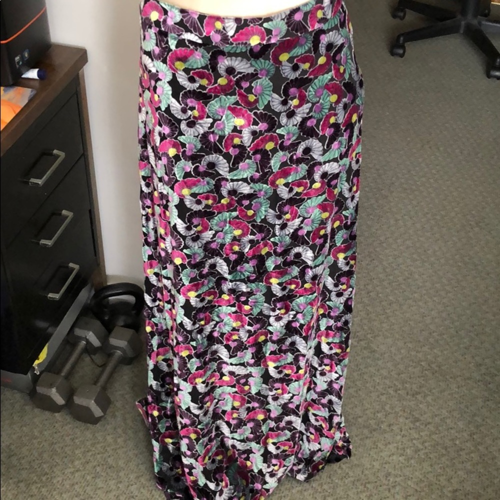 Dvf Diane von Furstenberg velvet floral petal spin skirt size 6 NWT